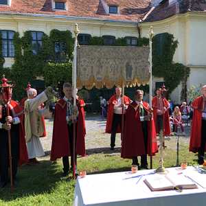 Fronleichnam unter schönem Himmel